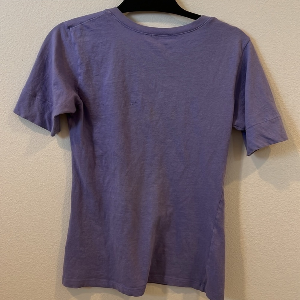 C & C California purple v neck shirt medium - Picture 5 of 6